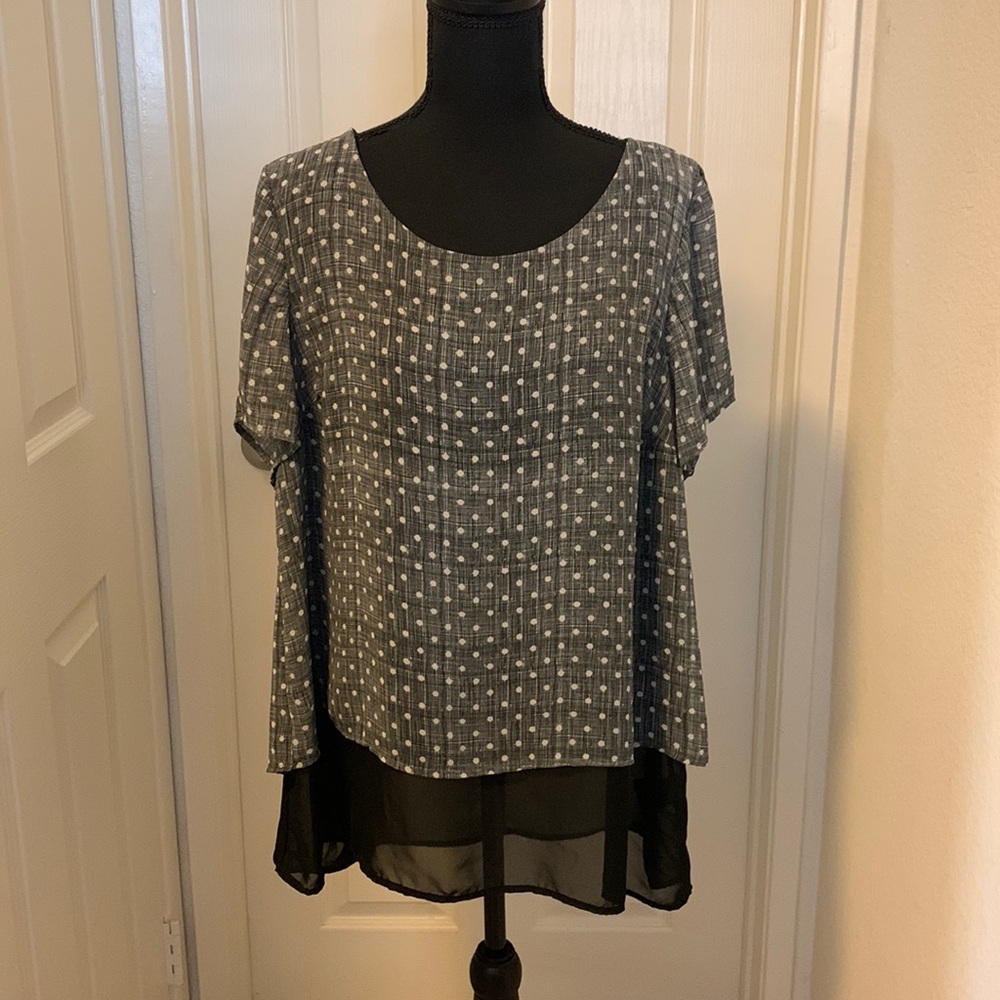 Torrid Gray & Black Polka Dot Top - Size 0 / 0X